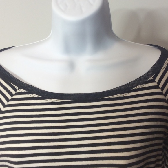 Women’s 2 striped tops INC and Gap black and white - Picture 5 of 7